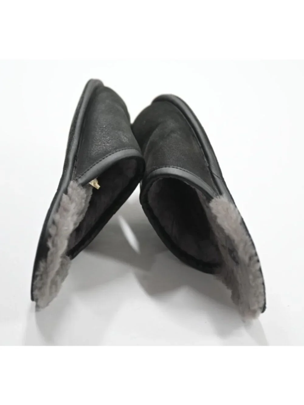 UGG Scuff Slip-On Slippers 1108192 in Black